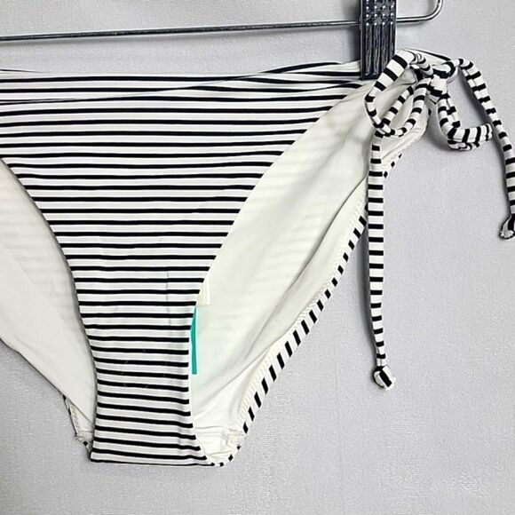 🖤5/$20🖤 NWT.. H&M.. bikini bottom.. bathing suit.. - Picture 3 of 10